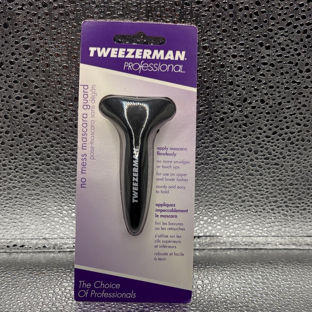 Tweezerman Professional No-Mess Mascara Guard — Black